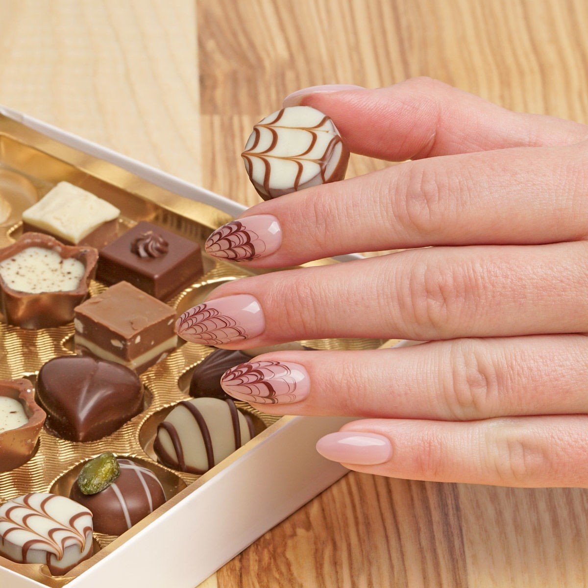 SEMILAC SPIDER GUM 11 MILK CHOCOLATE - dermes store